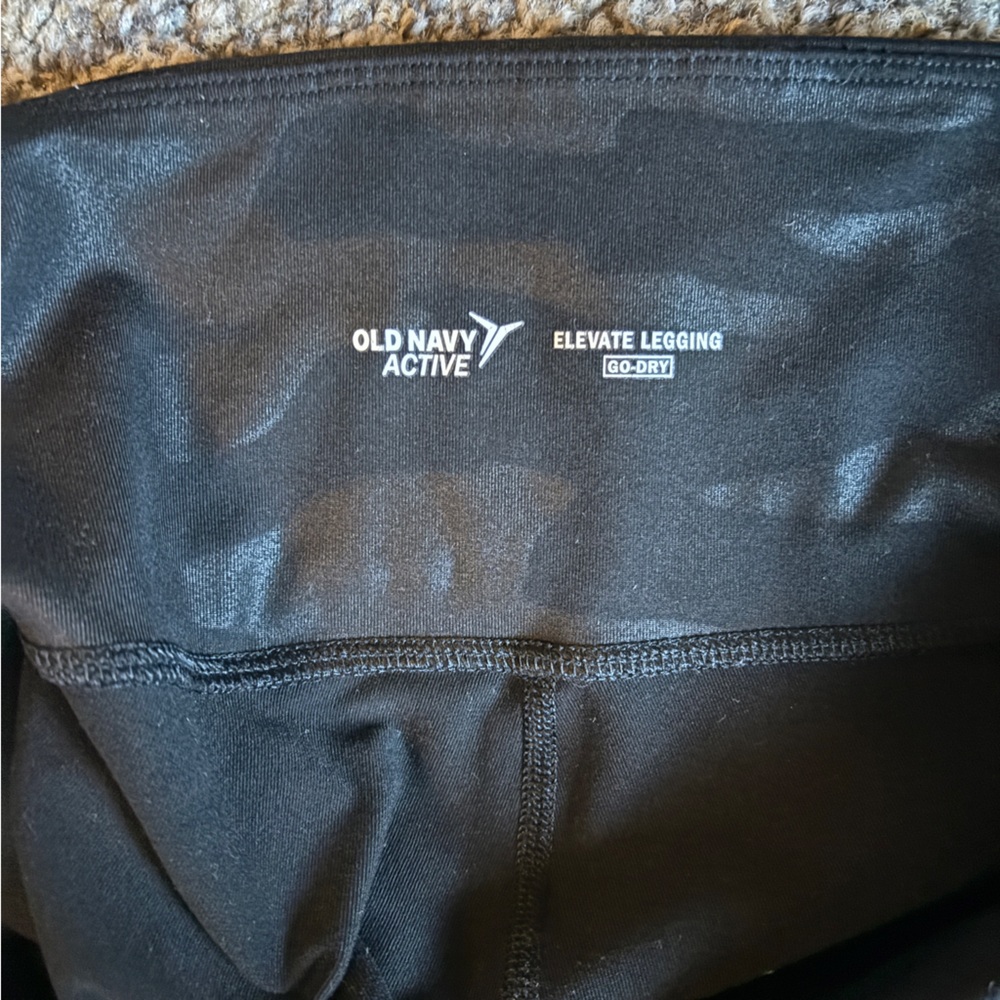 Old Navy Black Camo Leggings - Picture 2 of 2